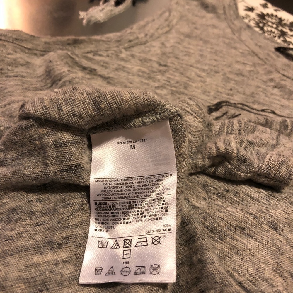 2[Banana Republic] 100%Linen grey asymmetrical tee - Picture 5 of 5